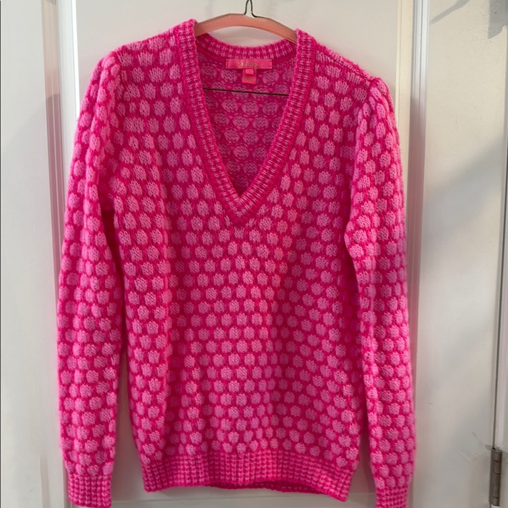 Lilly Pulitzer Pink V-Neck Sweater with Textured Pattern